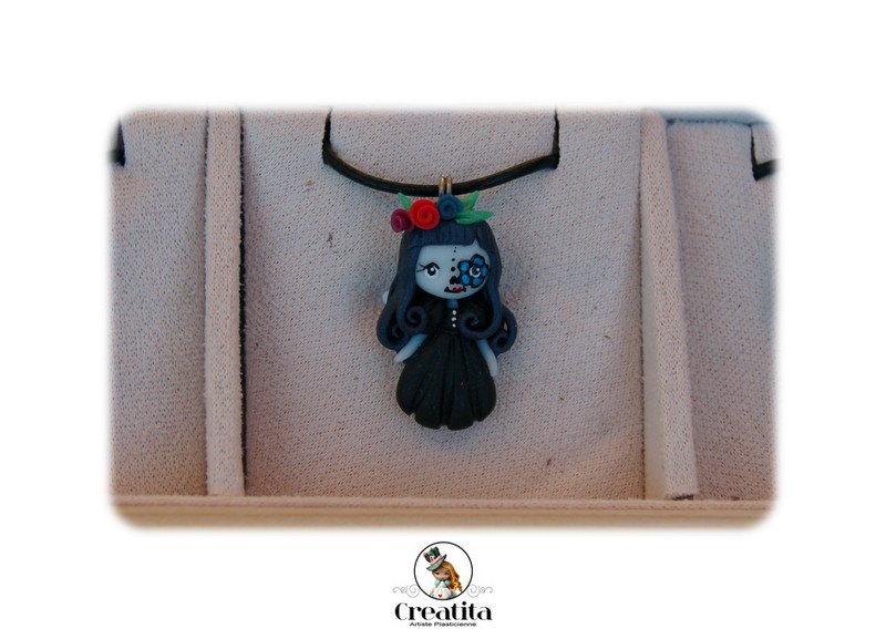 COLLIER FIGURINE CREATITA