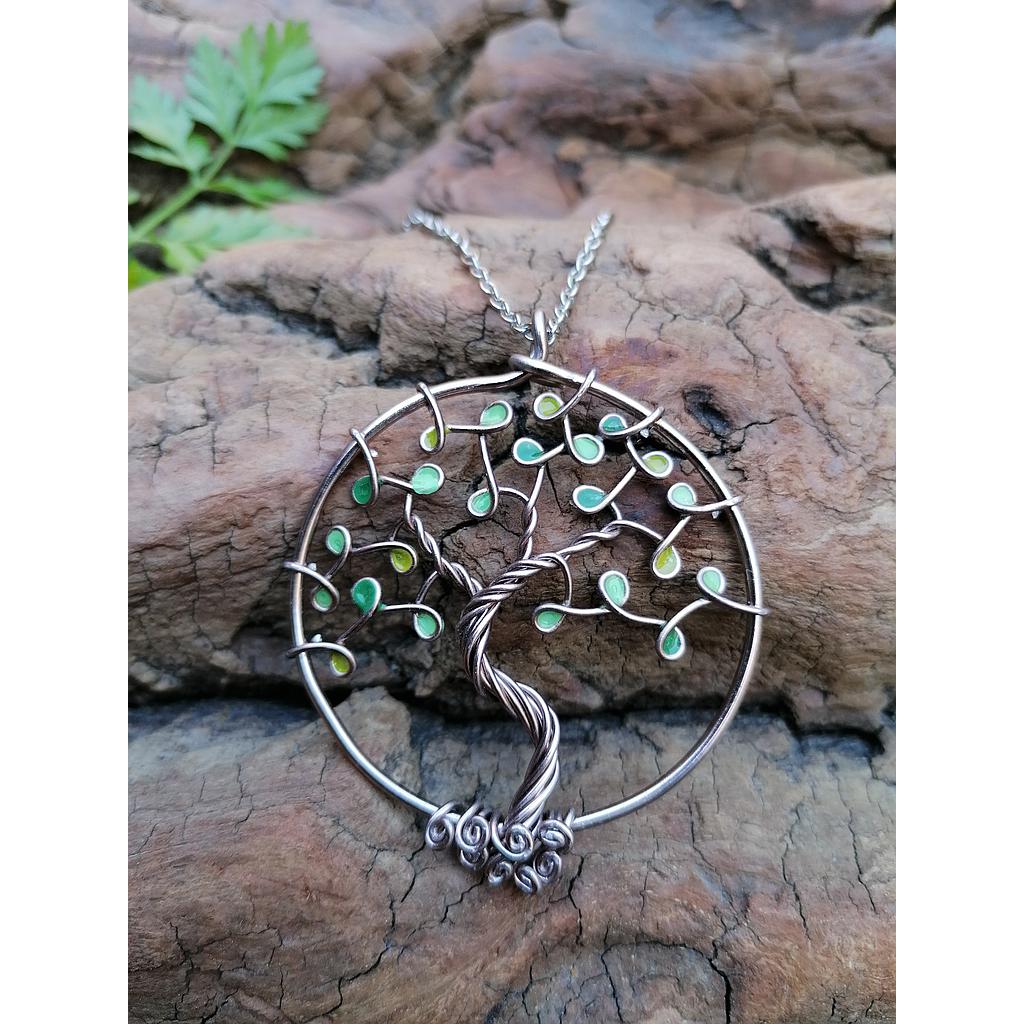 Sautoir Arbre de Vie grand modèle - Fil marron clair - Feuilles vertes (nuances)