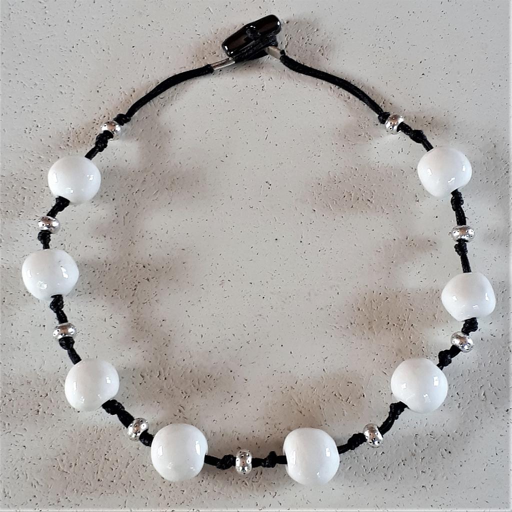 Collier court blanc