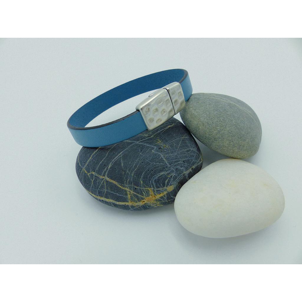 BRACELET  BLEU CIEL MAGNETIQUE ROCK.